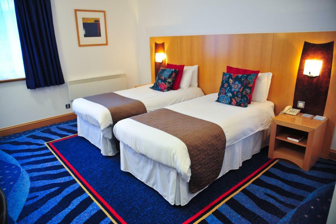 The Park Hotel Kilmarnock Bagian luar foto